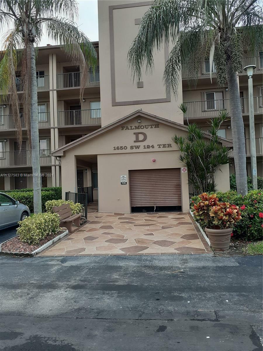 1650 SW 124th Ter 206D  Pembroke Pines FL 33027 photo