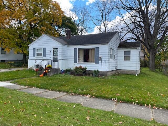 Property Photo:  316 E Elm Street  MI 49412 