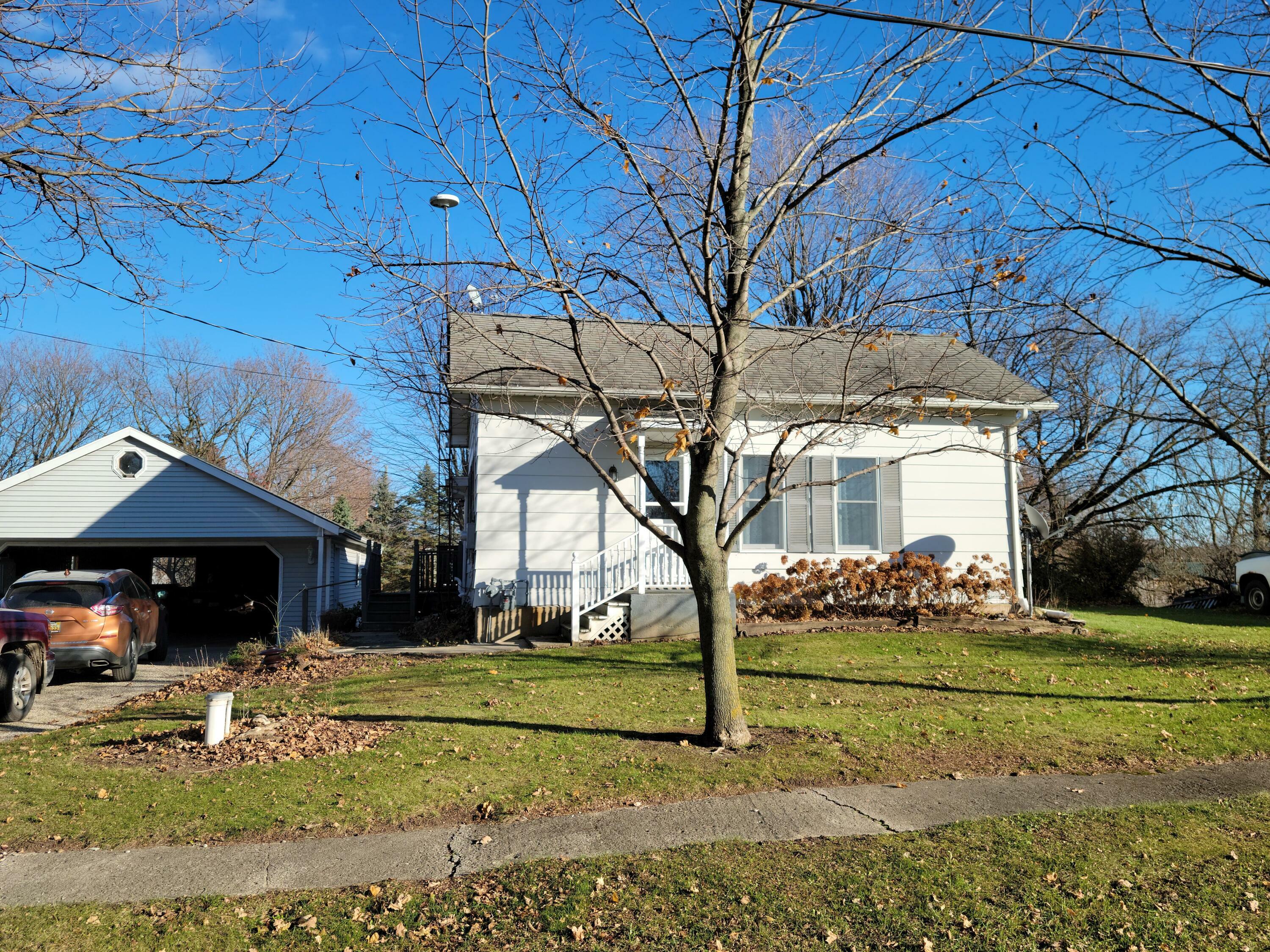 Property Photo:  113 Cutler Street  MI 49262 