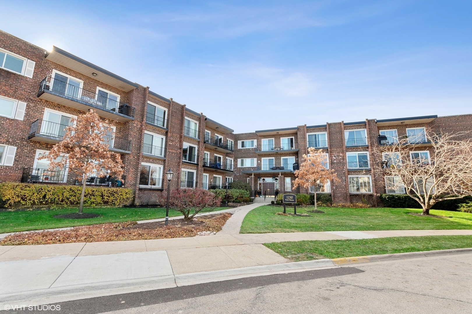 Property Photo: 1230 N Western Avenue 310 IL 60045