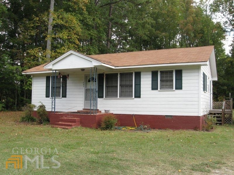 Property Photo: 702 Carver Road GA 30224
