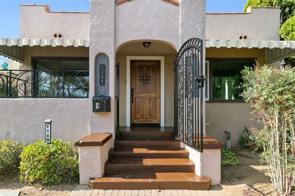 Property Photo: 1149 Mira Mar Avenue CA 90804