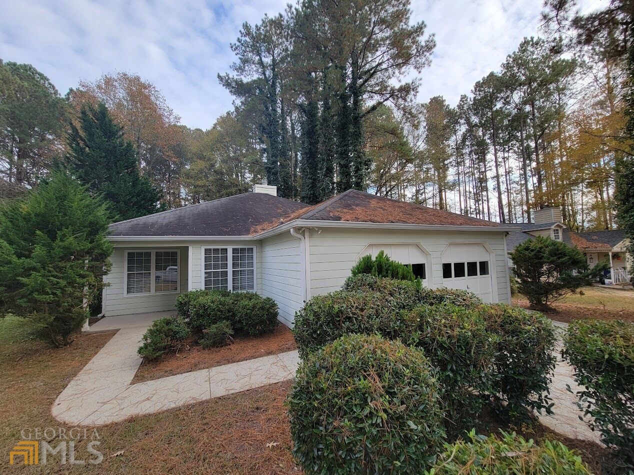 Property Photo:  203 Valley View  GA 30269 