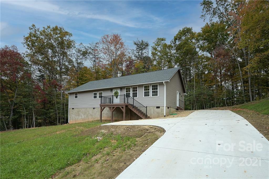 Property Photo:  47 E Spring Wheel Drive  NC 28762 