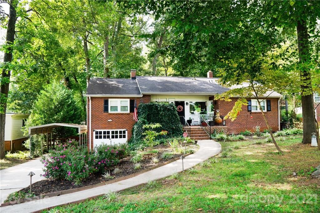 Property Photo: 110 Old Lakewood Road NC 28012