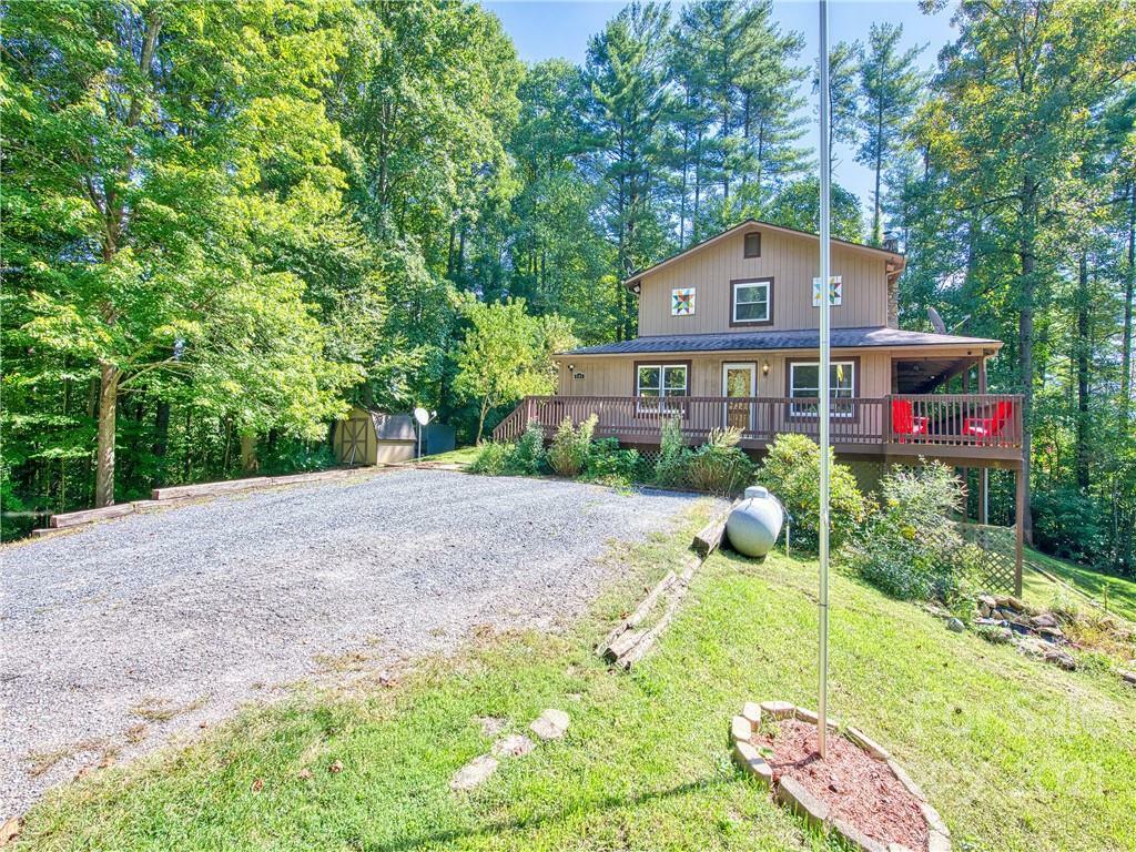 Property Photo:  885 Rustic Heights Road  NC 28785 