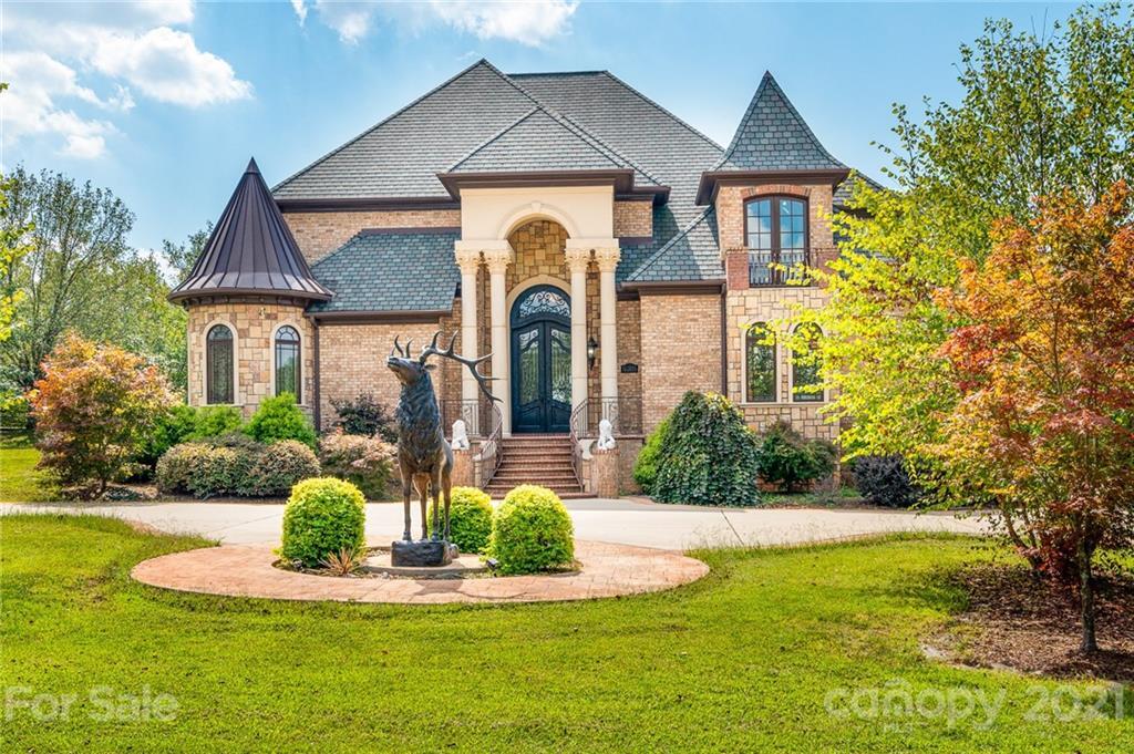 Property Photo: 5205 Sabre Drive NC 28081