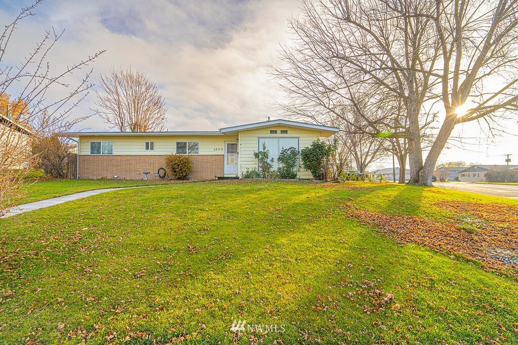 1229 S Ashley Way  Moses Lake WA 98837 photo