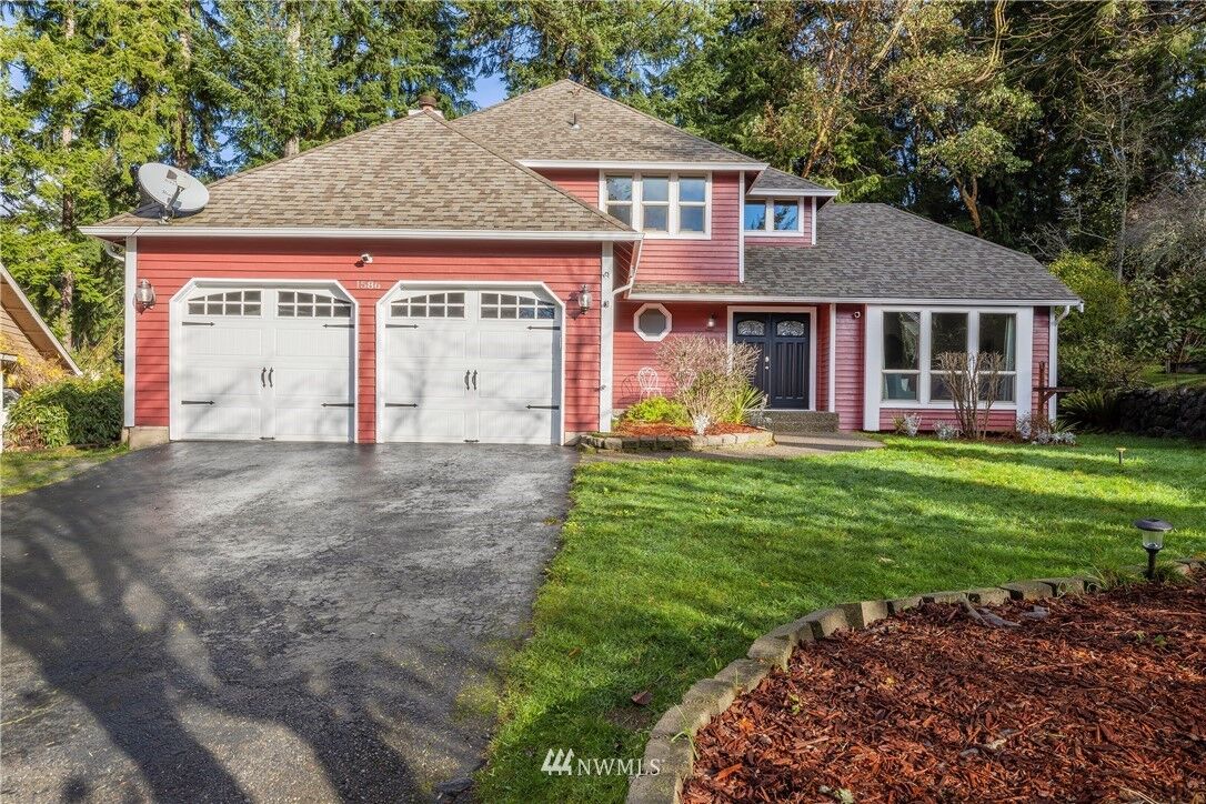 Property Photo: 1586 NW Reo Place WA 98383