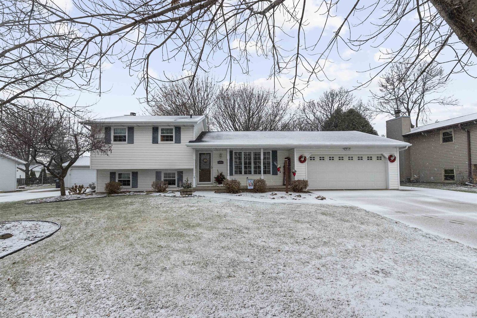 Property Photo: 1400 Circle Drive WI 54952-1603