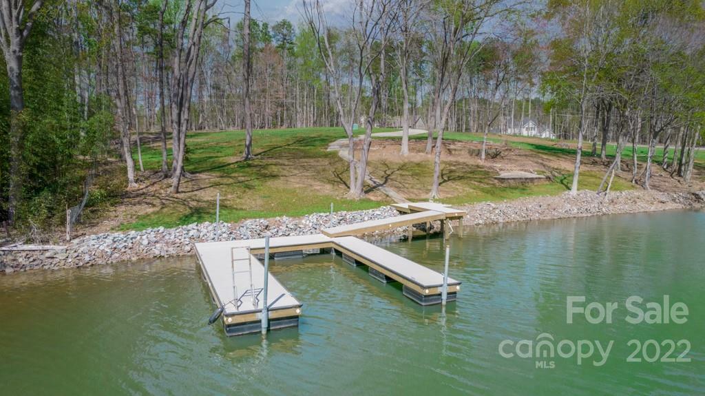 Property Photo:  428 Lakeview Shores Loop  NC 28117 