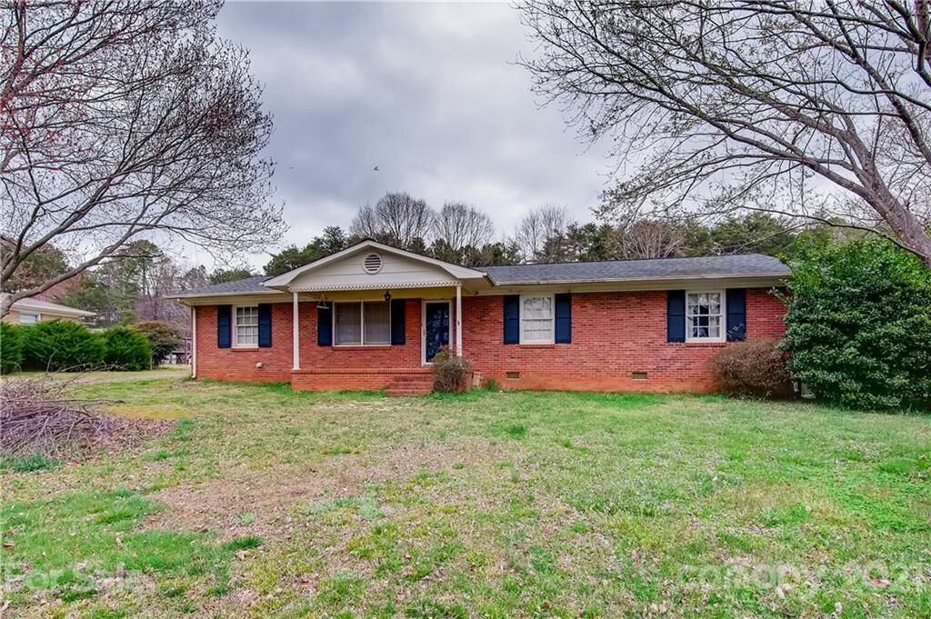 Property Photo:  113 Greendale Drive  NC 28120 