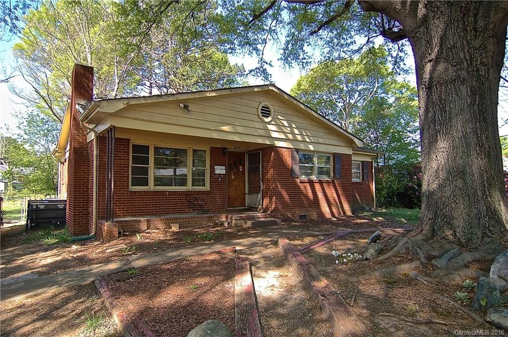 Property Photo: 2514 Heywood Avenue NC 28208