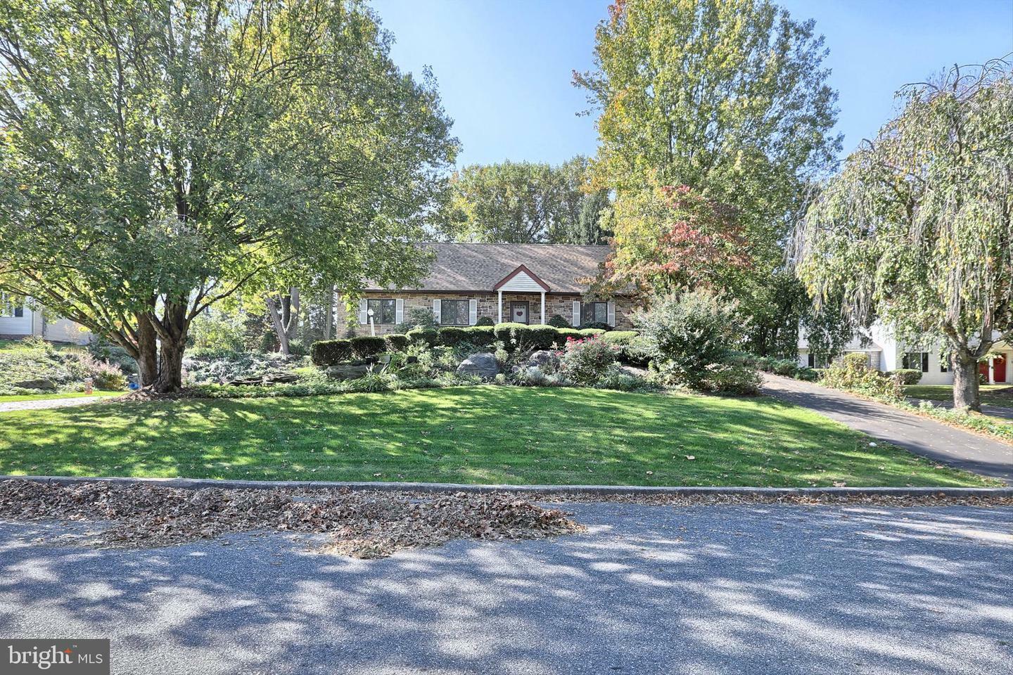 Property Photo: 116 Bentley Lane PA 17603