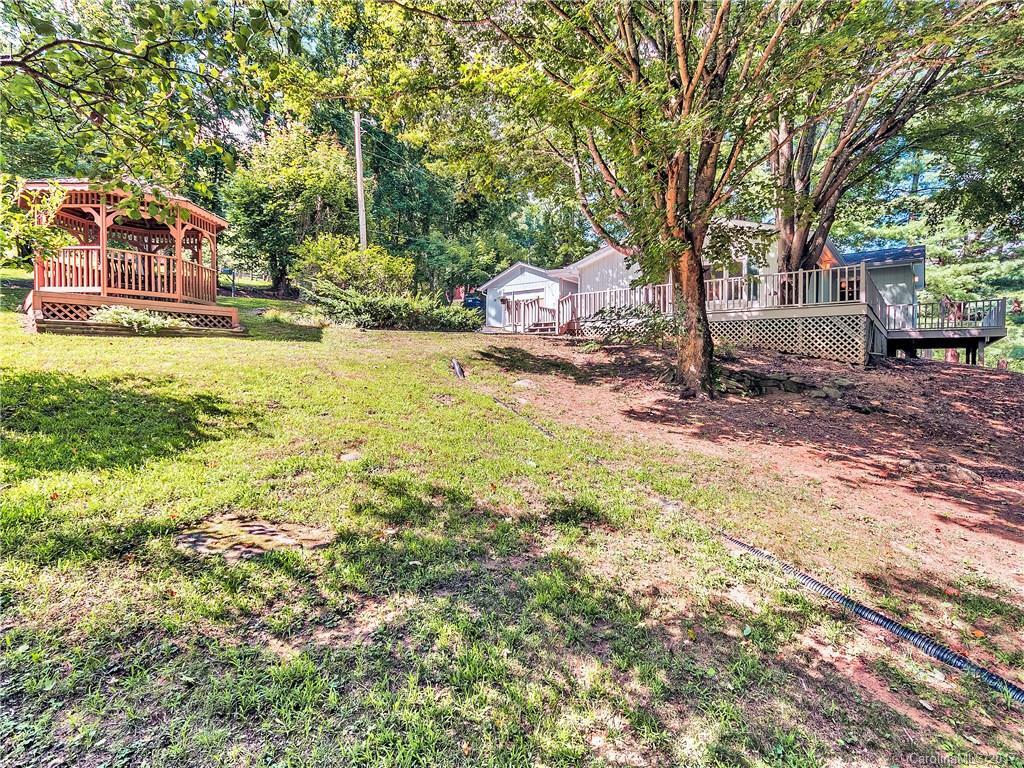 Property Photo: 30 Hillcrest Road NC 28751