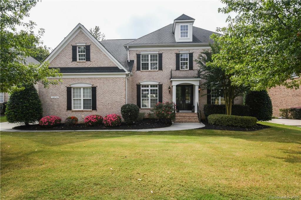 Property Photo:  13716 Glen Abbey Drive  NC 28278 