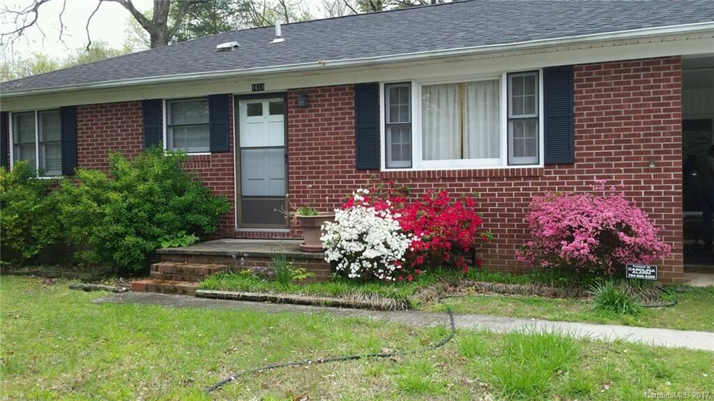 Property Photo: 1619 Blackwood Street NC 28052
