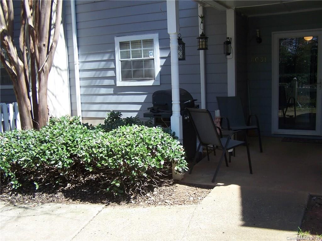 Property Photo: 6031 Winged Elm Court NC 28212