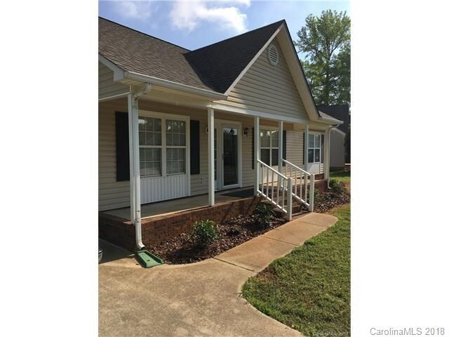 Property Photo: 5907 Country Walk Drive NC 28212
