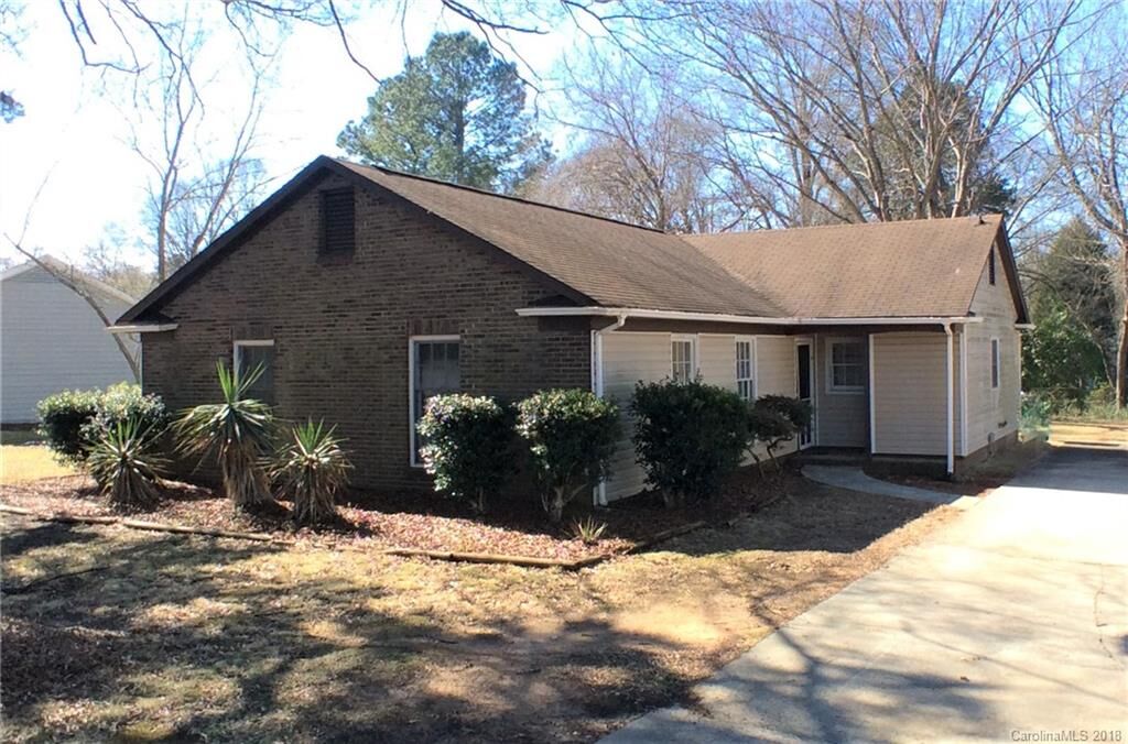 Property Photo: 5841 Falstaff Drive NC 28227