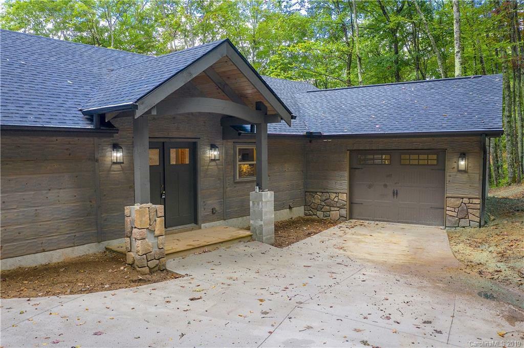 Property Photo: 1943 Odalu Trail NC 28751