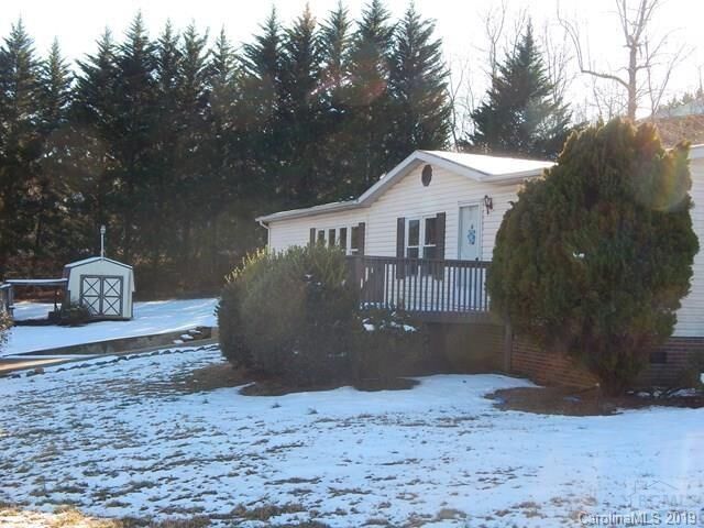 Property Photo:  1695 High Timber Court  NC 28655