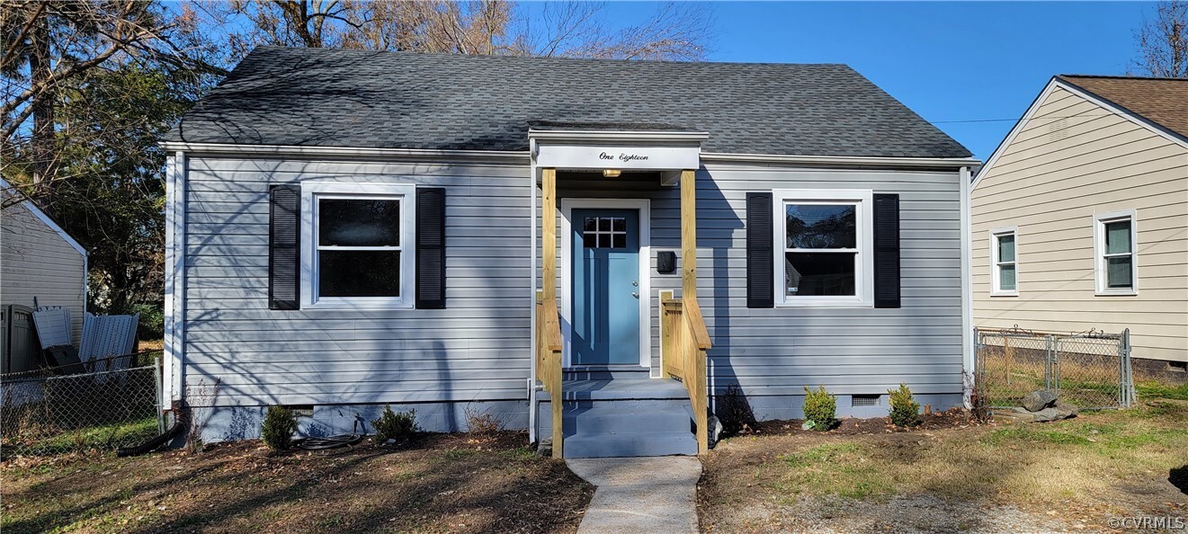 Property Photo: 118 N Oak Avenue VA 23075