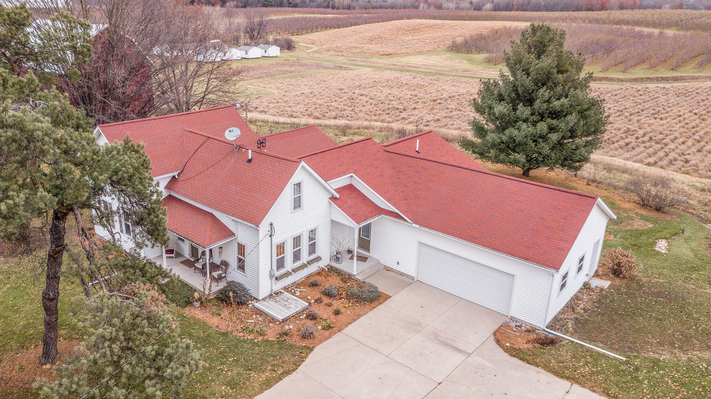 Property Photo: 15830 Fruit Ridge Avenue NW MI 49330