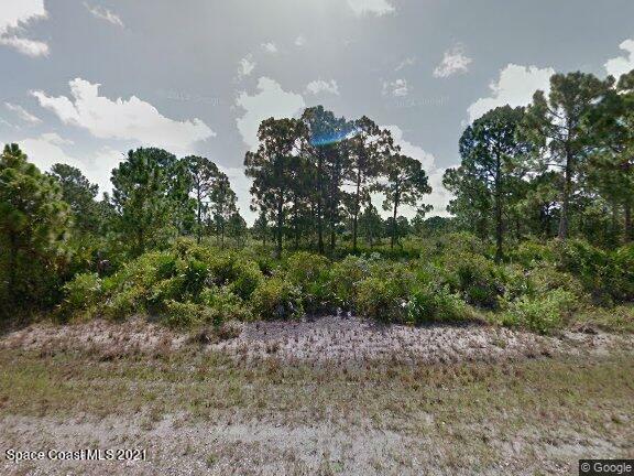 Property Photo: 1034 Dearborn Street FL 33974