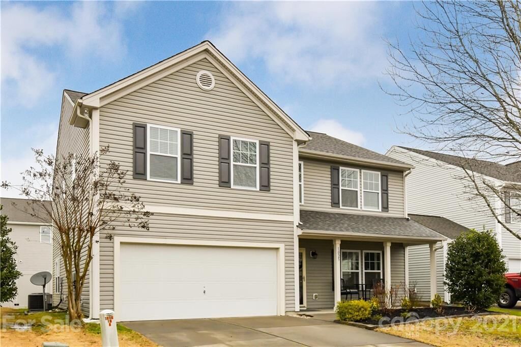 Property Photo: 1025 Regal Manor Lane SC 29715