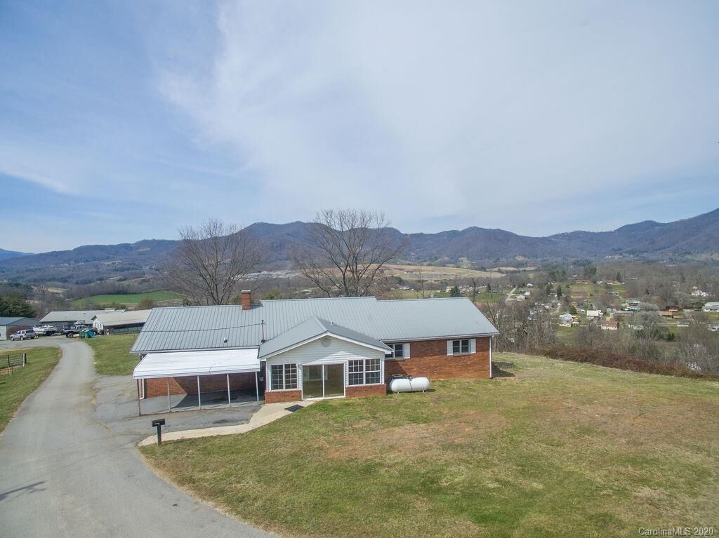 Property Photo:  569 Terrell Cove Road  NC 28716 