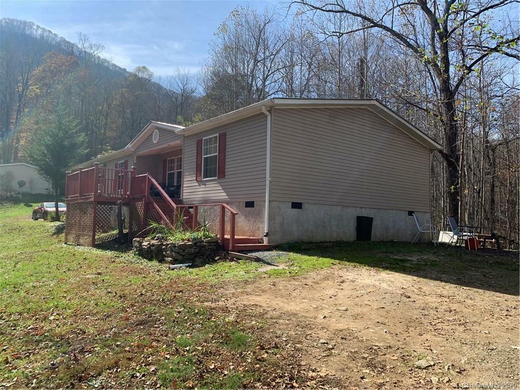 Property Photo:  400 Powderhorn Drive  NC 28786 