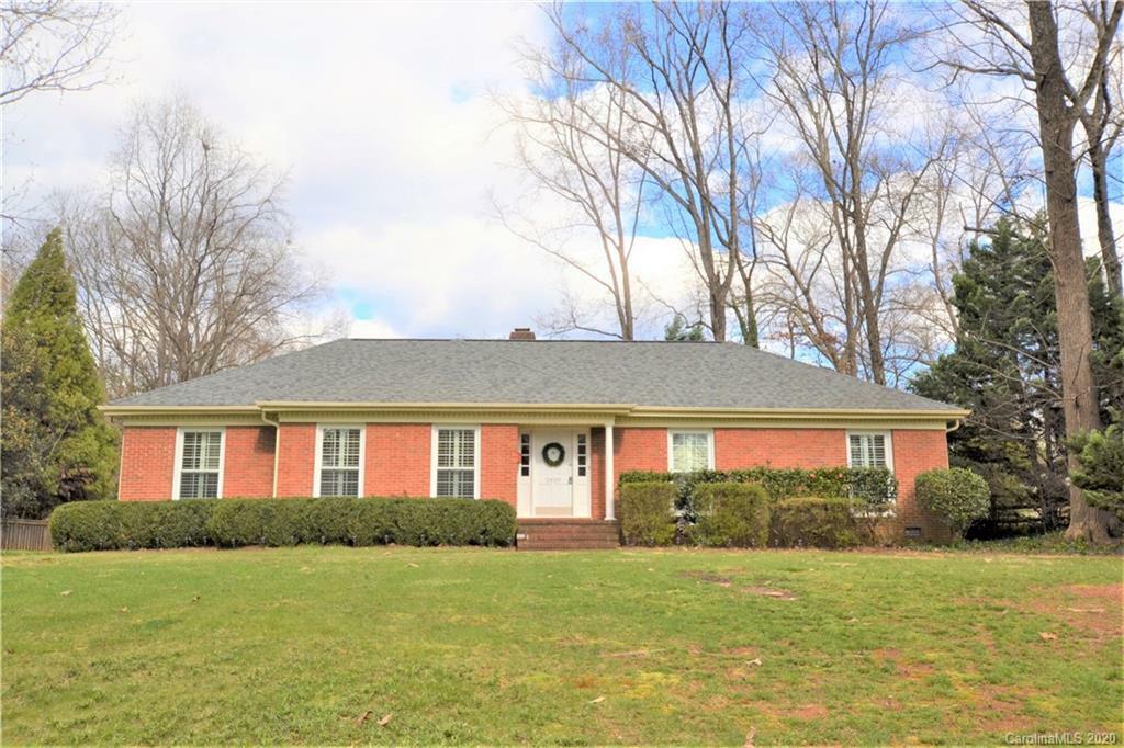 Property Photo:  2409 Huntingtowne Farms Lane  NC 28210 