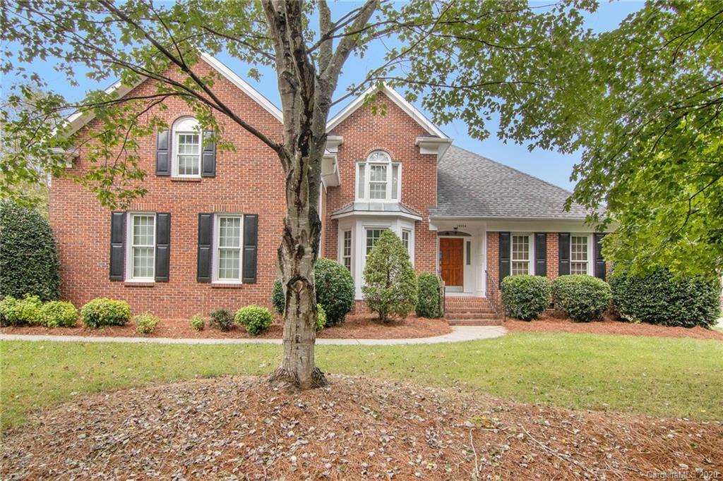 Property Photo:  10826 Megwood Drive  NC 28277 