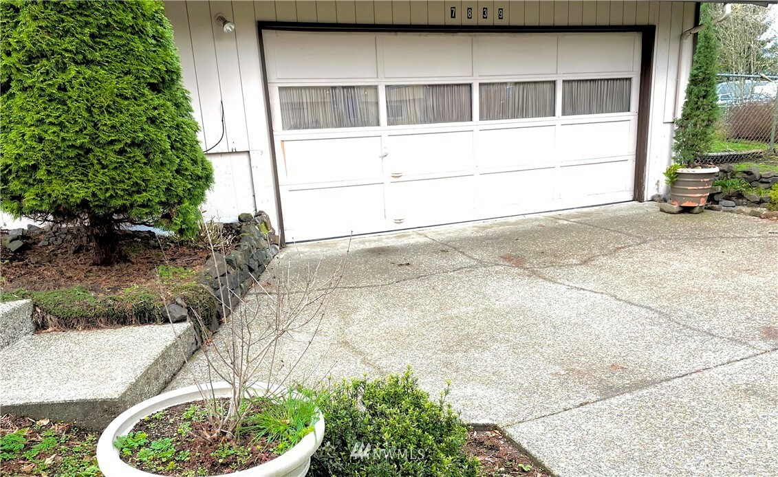 Property Photo:  7839 Husky Way SE  WA 98503 