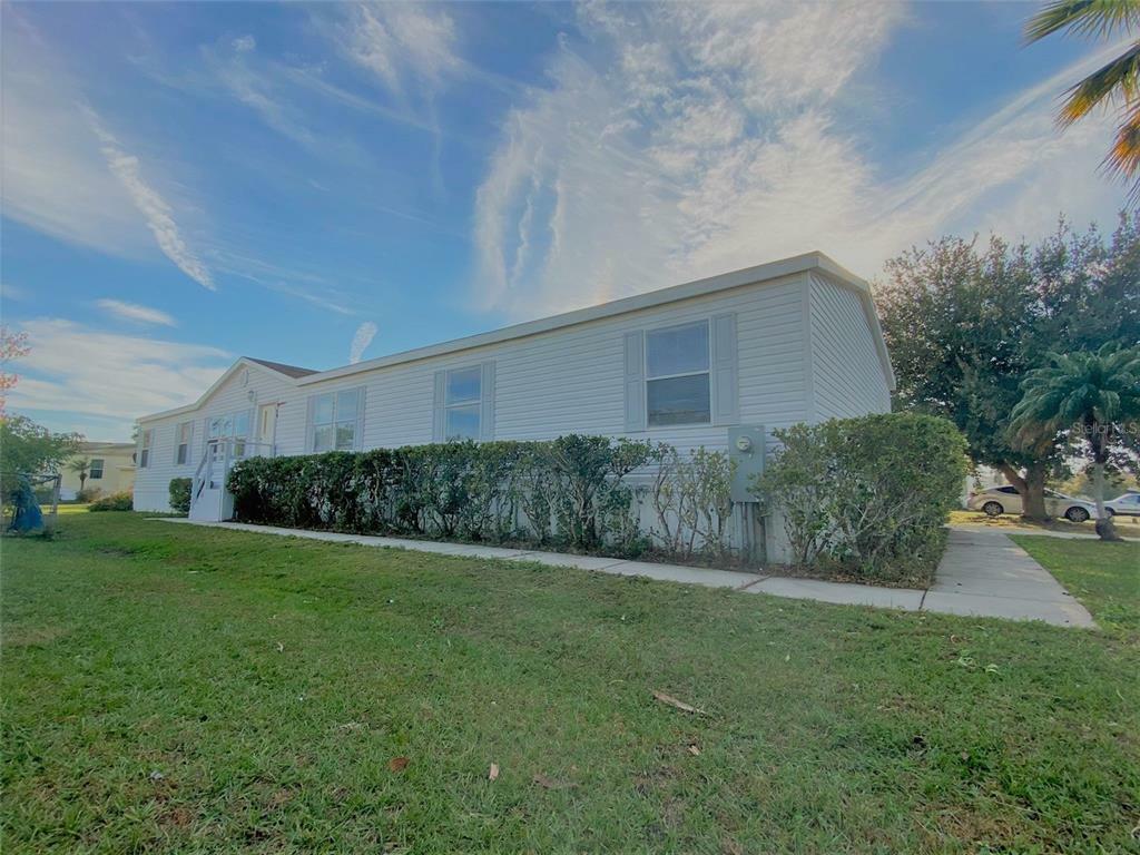 Property Photo:  304 Morgan Way  FL 34758 