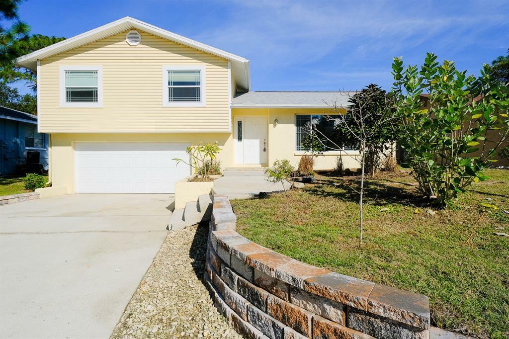 Property Photo:  105 Sunrise Drive  FL 34683 