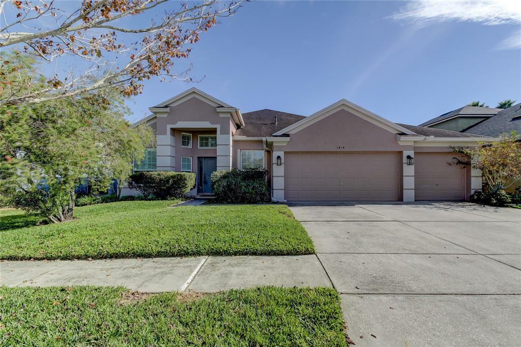 Property Photo:  1414 Baycrest Drive  FL 33544 