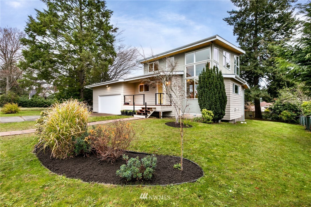 Property Photo:  12212 Evanston Avenue N  WA 98133 