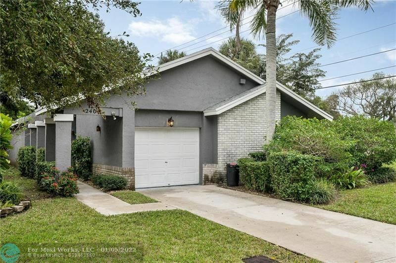 Property Photo:  2404 Fiddleleaf Ave  FL 33063 