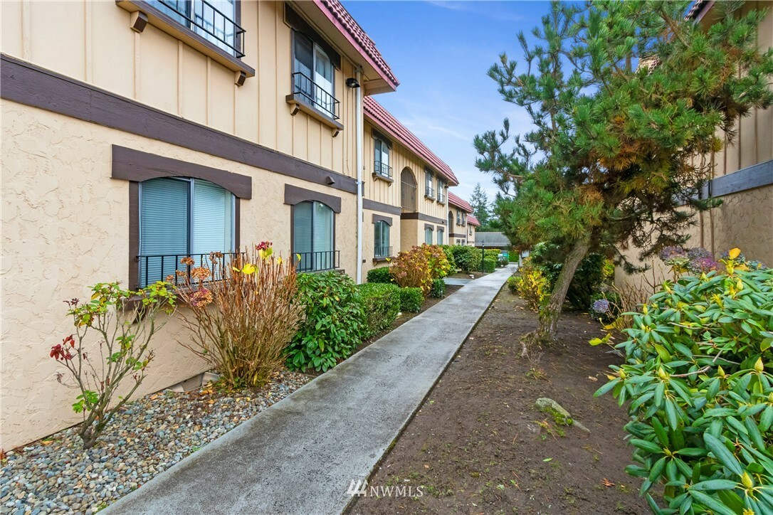 Property Photo:  1003 S Pearl Street B6  WA 98465 