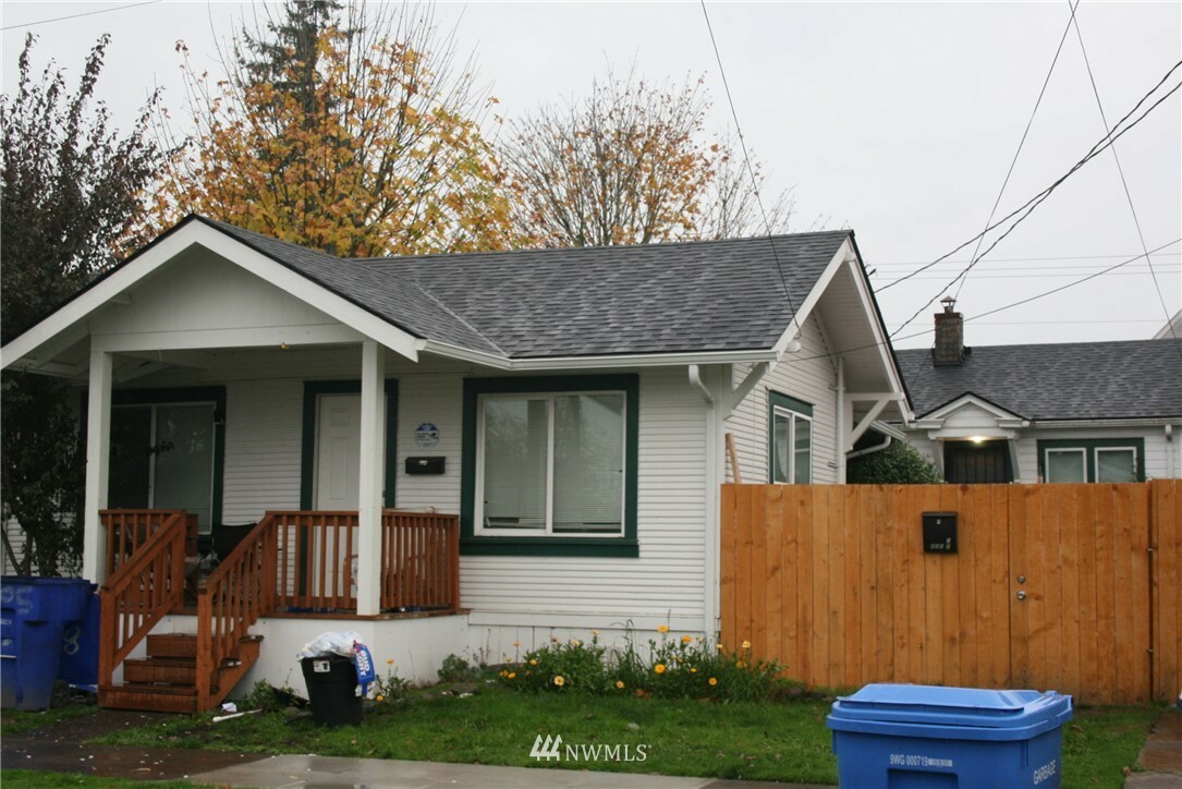 Property Photo:  805 S 3rd Street  WA 98626 