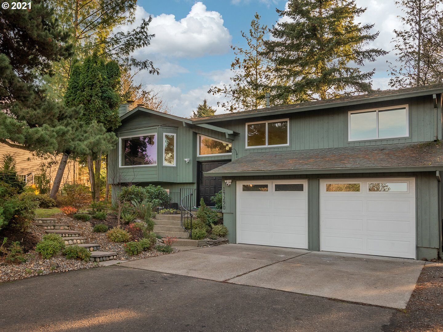 Property Photo: 14290 NW Melody Ln OR 97229