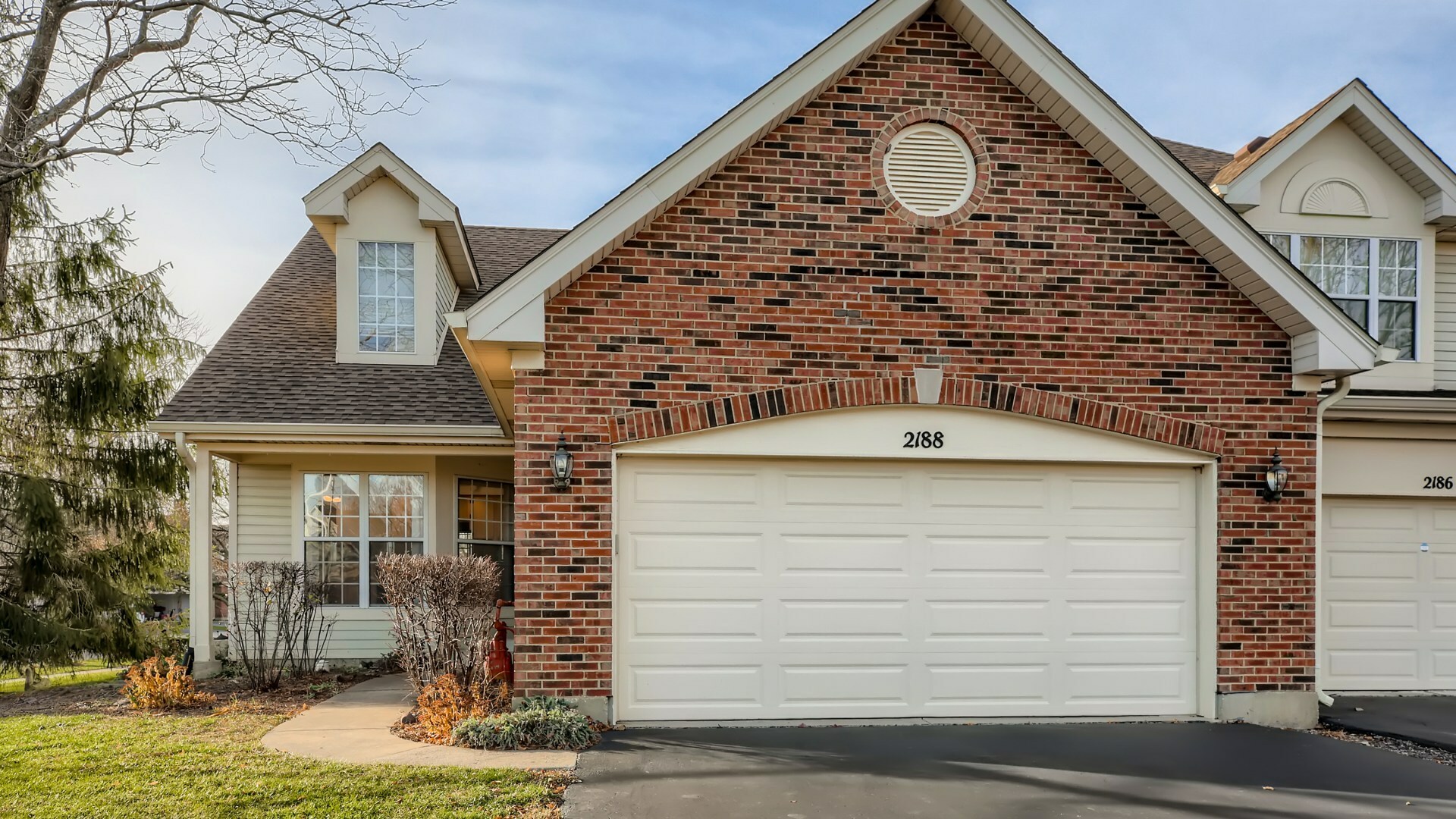 Property Photo:  2188 Seaver Lane  IL 60169 