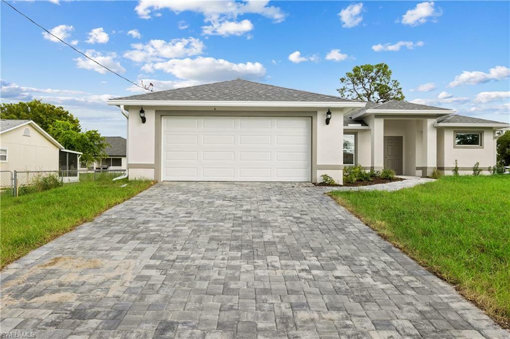 Property Photo: 403 SW 31st Place FL 33991