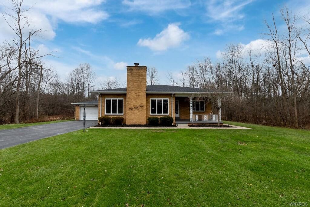 Property Photo:  827 Legion Drive  NY 14072 