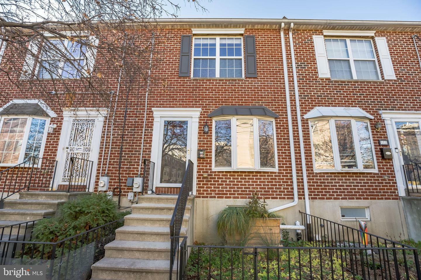 Property Photo:  430 Brown Street  PA 19123 