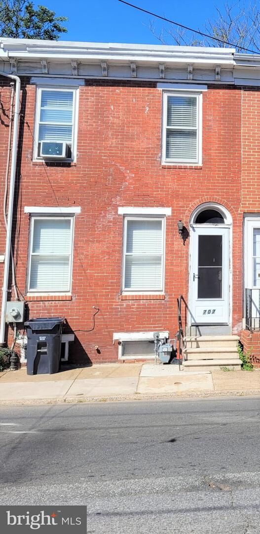Property Photo: 709 N Spruce Street DE 19801