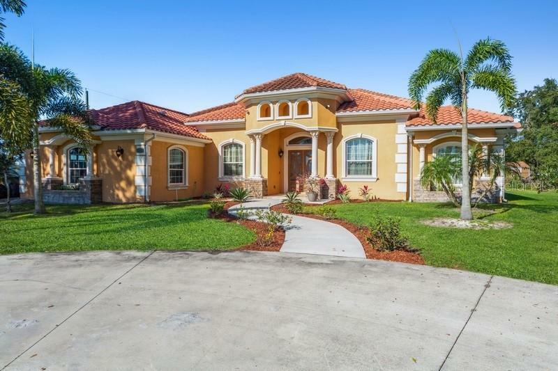 Property Photo: 2202 Sparkman Road FL 33566