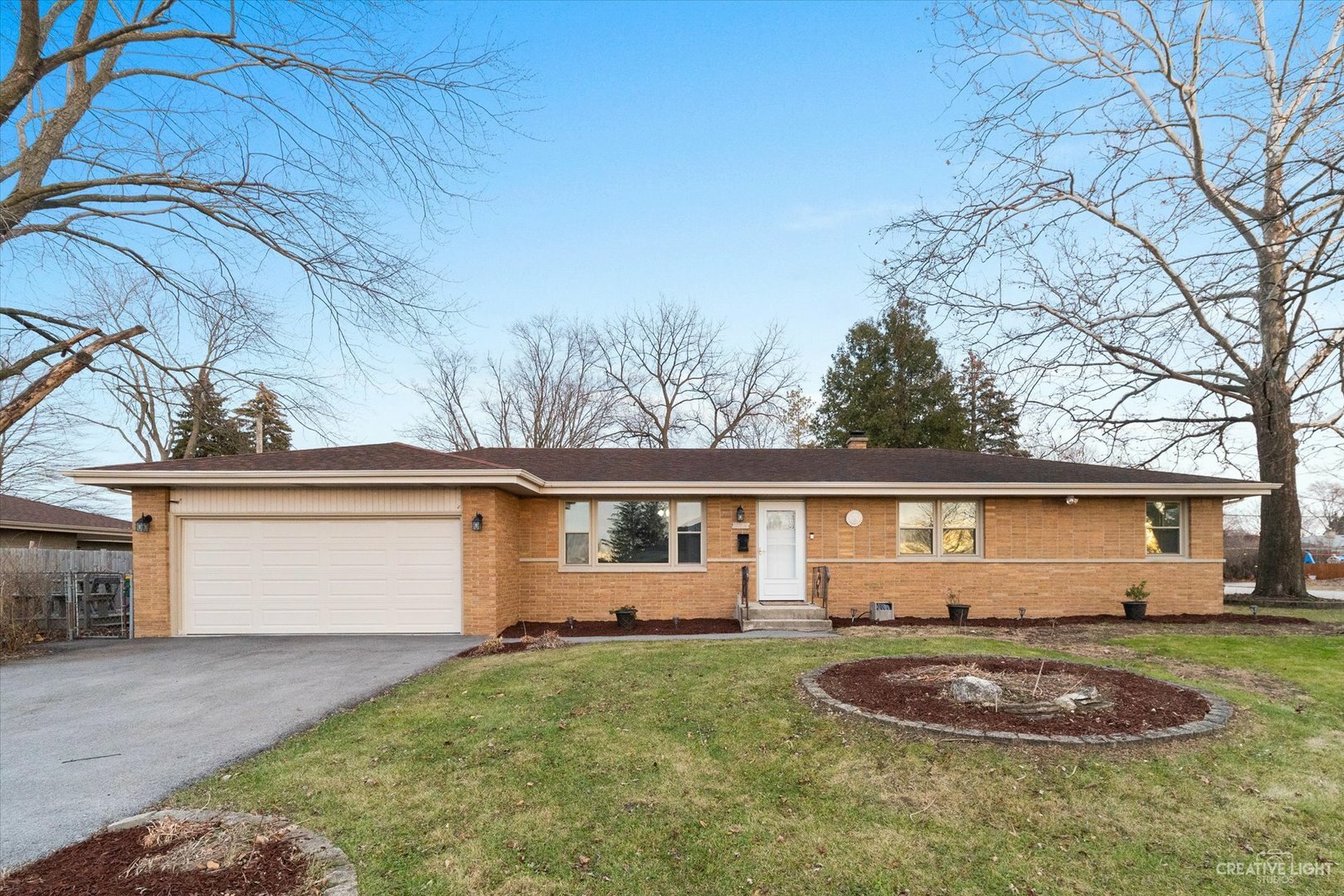 Property Photo:  1300 Hosmer Street  IL 60435 